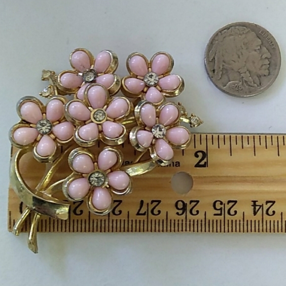 VINTAGE Coro Pink Thermoset Crystal Flower Brooch - Picture 6 of 10